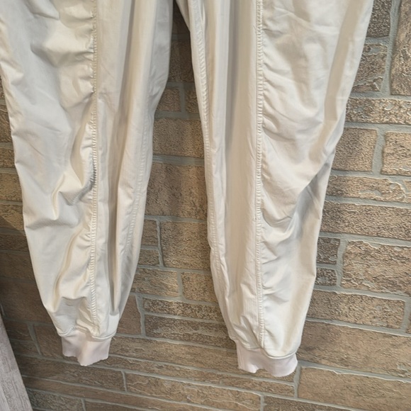 Lululemon Dance Studio Mid-Rise Jogger Lined Full Length- Bone Ivory size 10 - Picture 5 of 9